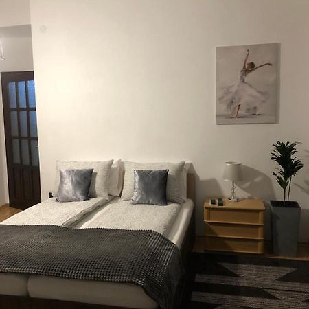 Appartamento Apartament Basak 2 Deva Esterno foto