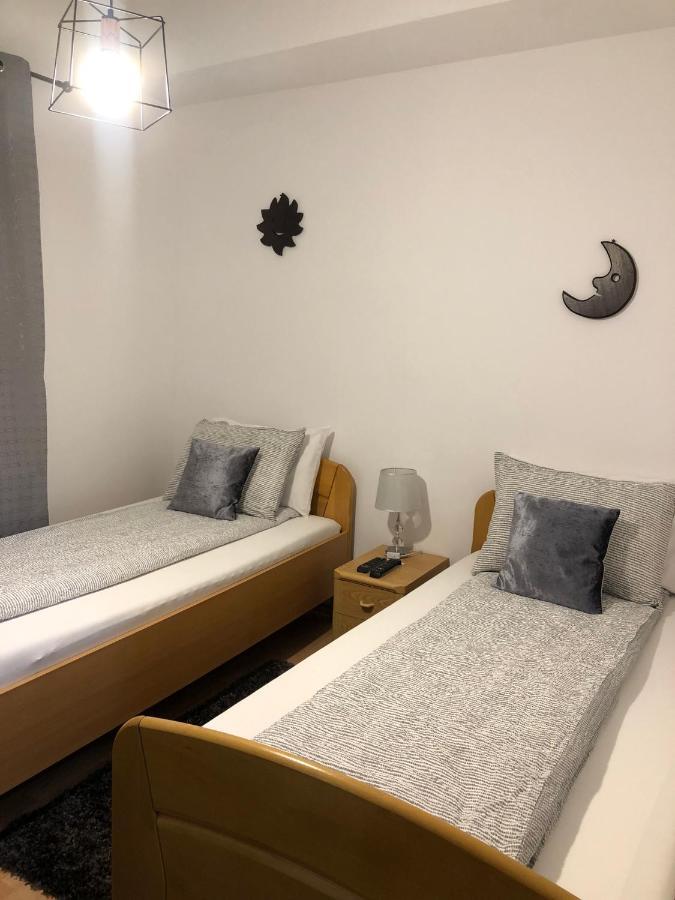 Appartamento Apartament Basak 2 Deva Esterno foto
